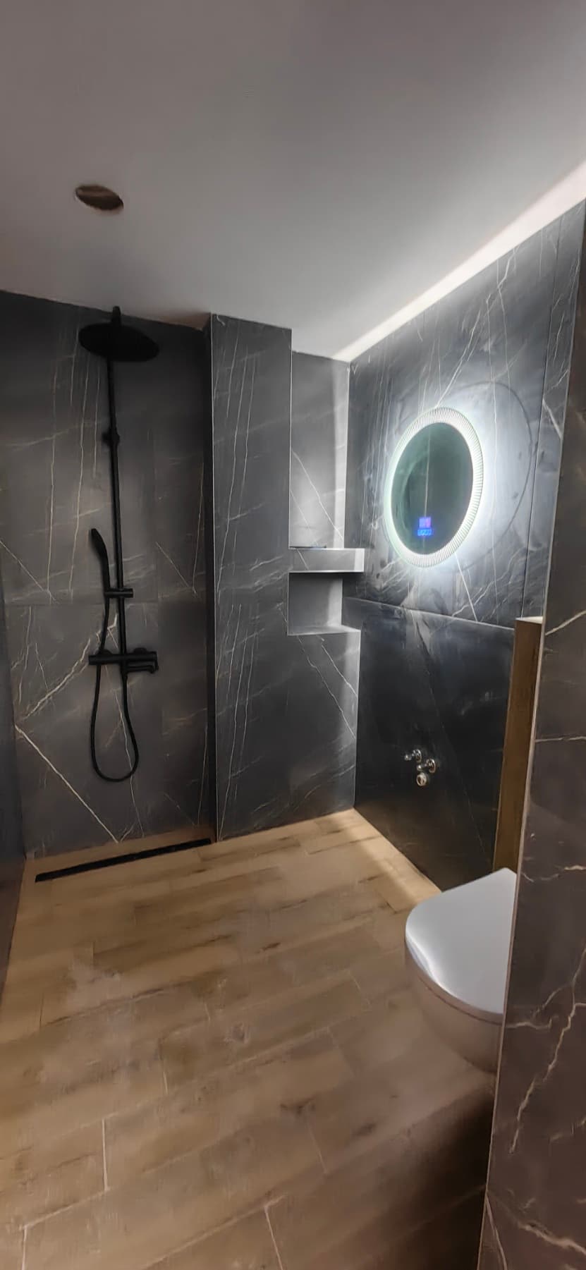 Челна снимка на услуга Монтаж на санитария