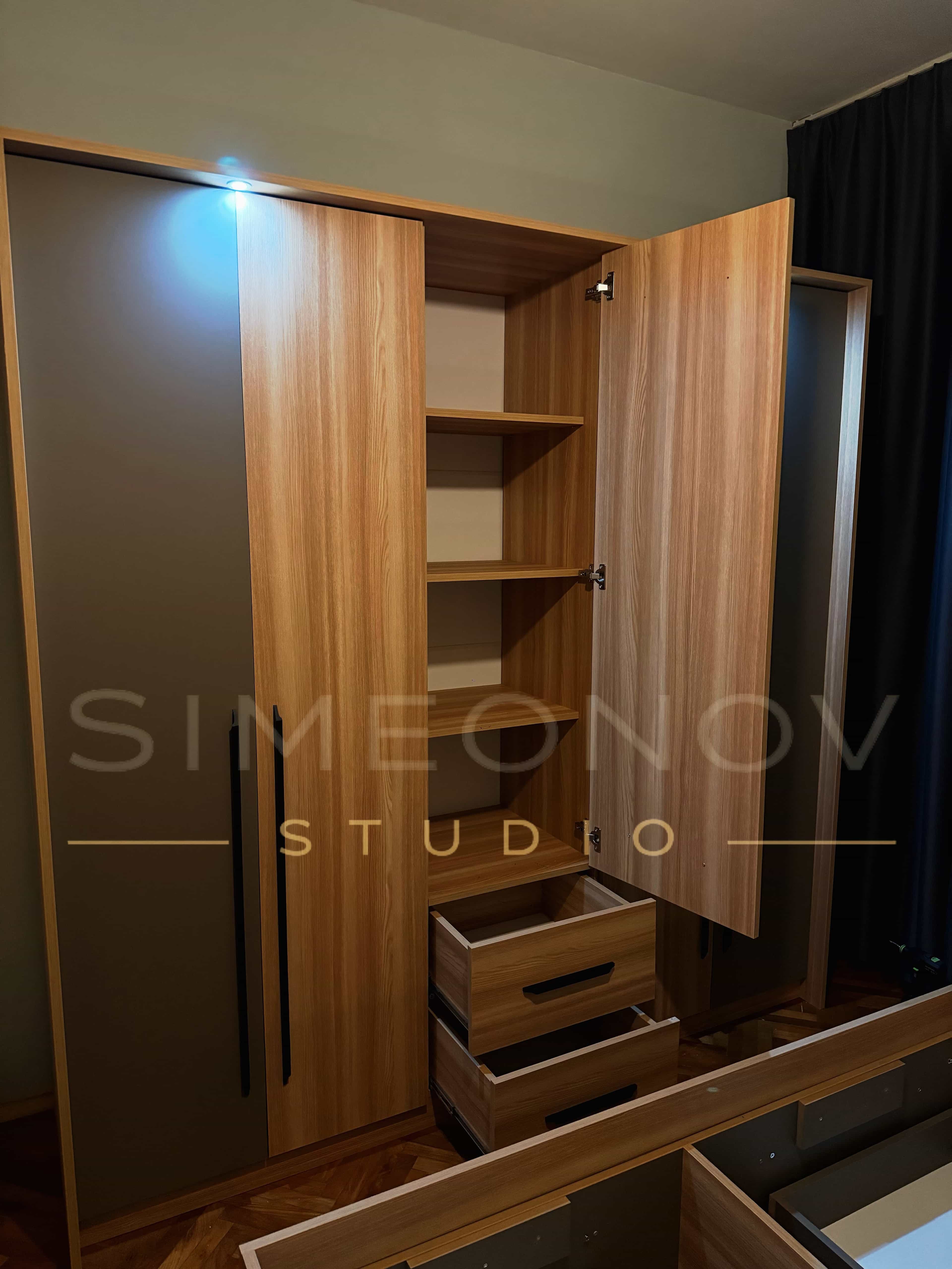 Челна снимка на услуга Мебели по поръчка