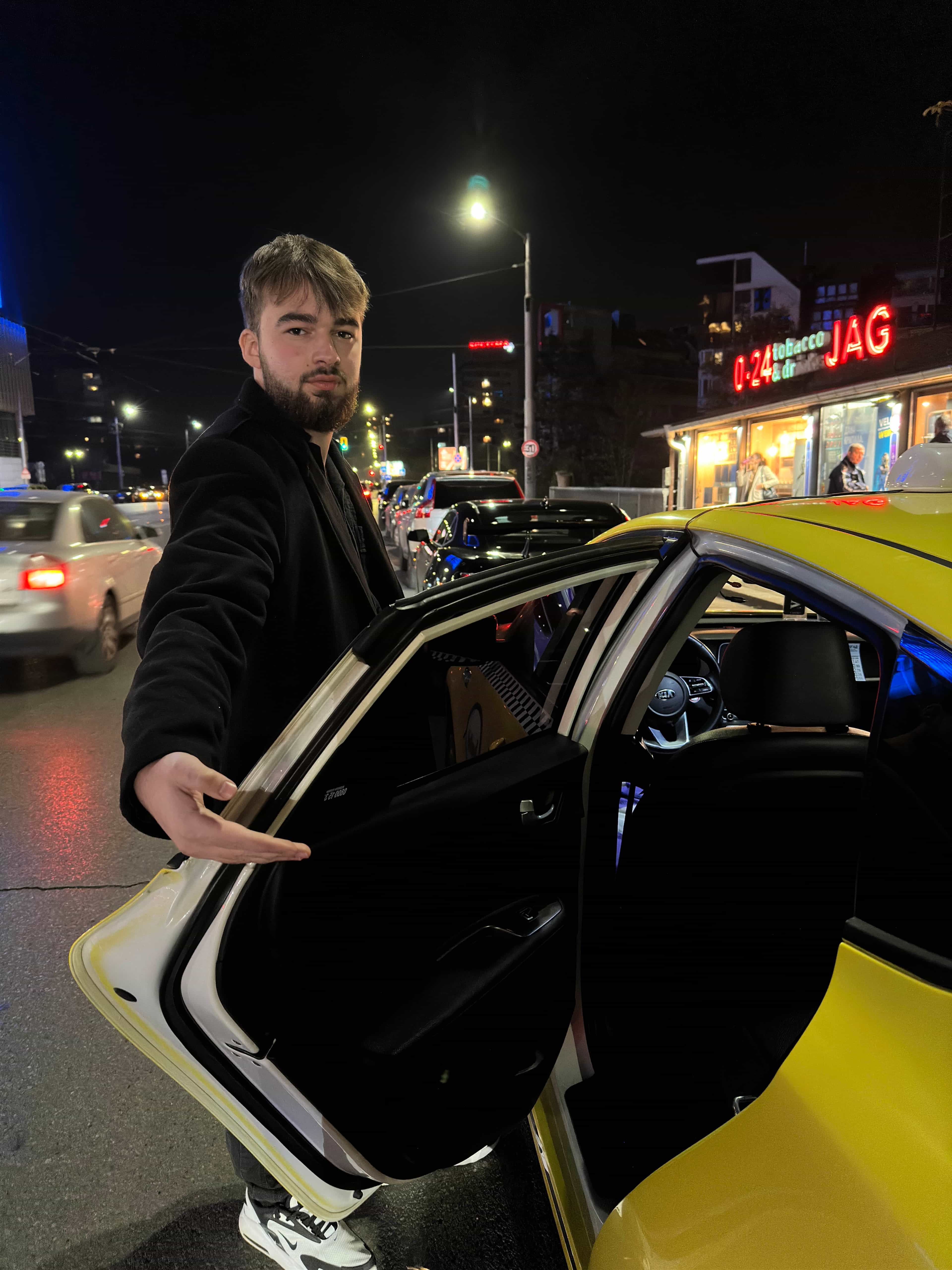 Лого на специалиста VIP Такси