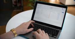 Автоматизация за доставчиците на услуги: 5 задачи, които трябва да не правите на ръка